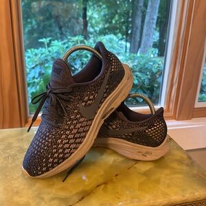 Nike Air Zoom Pegasus 35 Running Shoes Womens 7.5 Navy Pink gym comfy cute